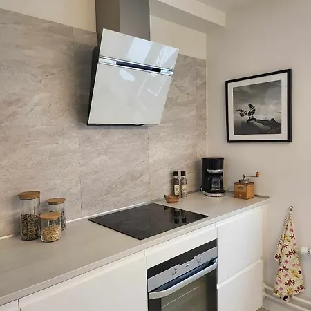 Moderne Villalejlighed Pa 110 Kvm + Stor Terrasse דירה