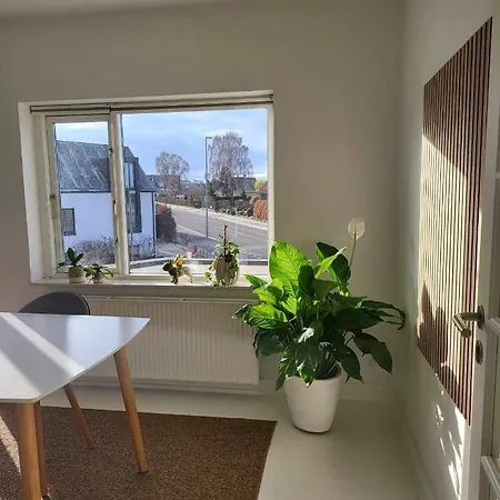 Moderne Villalejlighed Pa 110 Kvm + Stor Terrasse דירה *