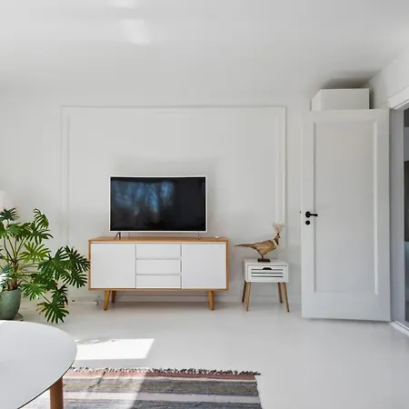 Moderne Villalejlighed Pa 110 Kvm + Stor Terrasse *