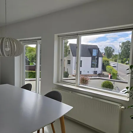 Apartment Moderne Villalejlighed Pa 110 Kvm + Stor Terrasse