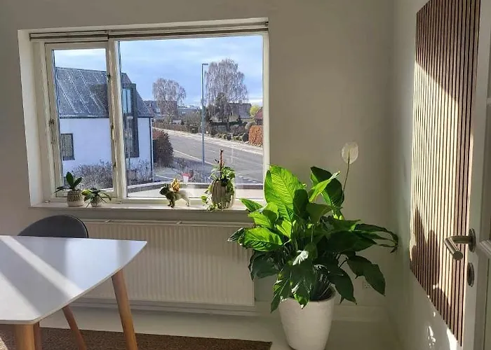 Moderne Villalejlighed Pa 110 Kvm + Stor Terrasse Apartment *